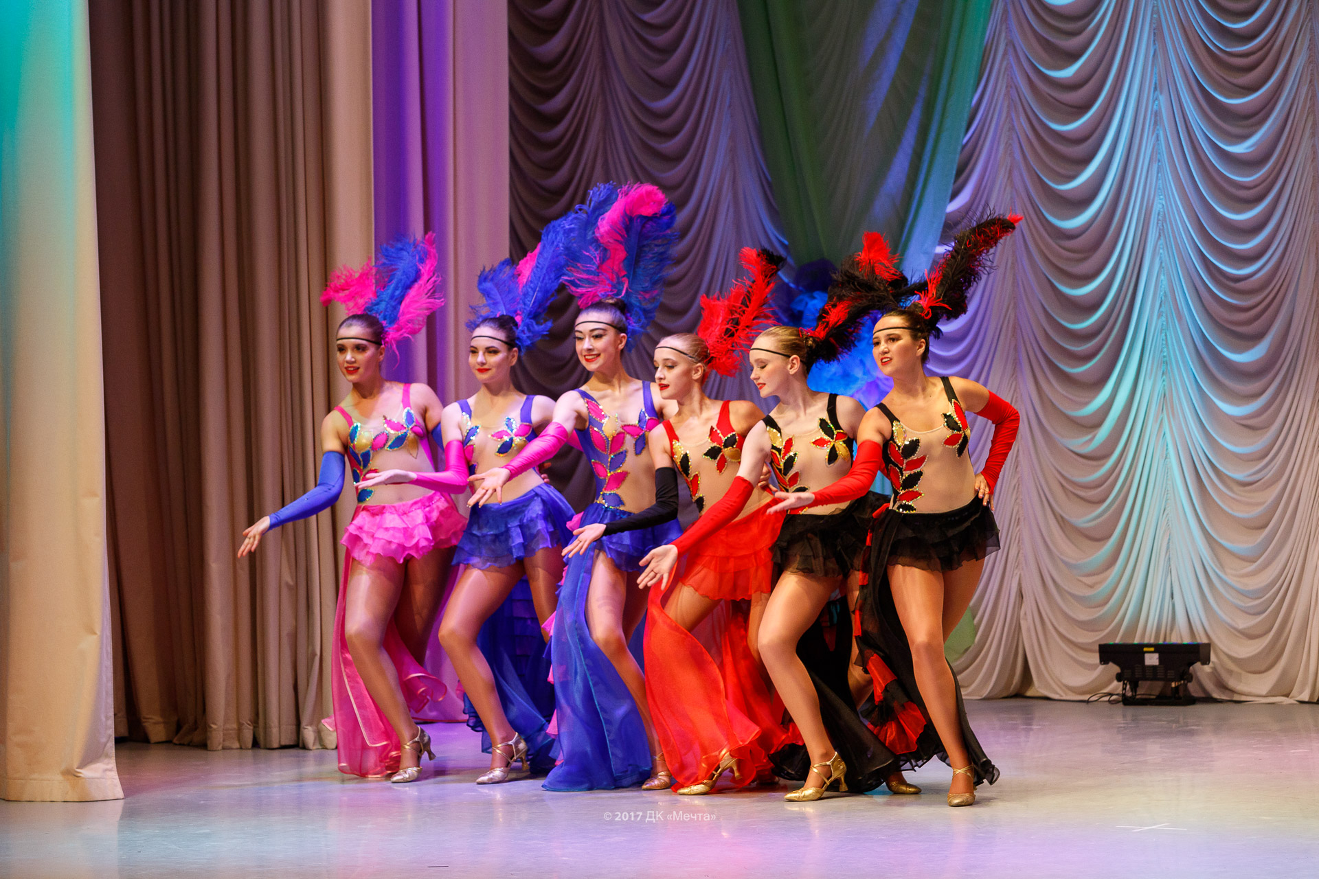 Сайт дк мечта. ДК мечта Селятино. Театр танца мечта Селятино. Театр танца краски Воткинск. Мечта Омск танцы.